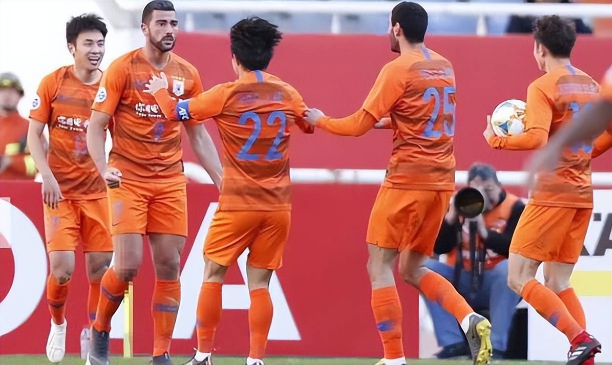 包含清晨突围战来临；洛杉矶快船围绕亚冠官宣签约；赛场秩序良好；控场能力受关注的词条